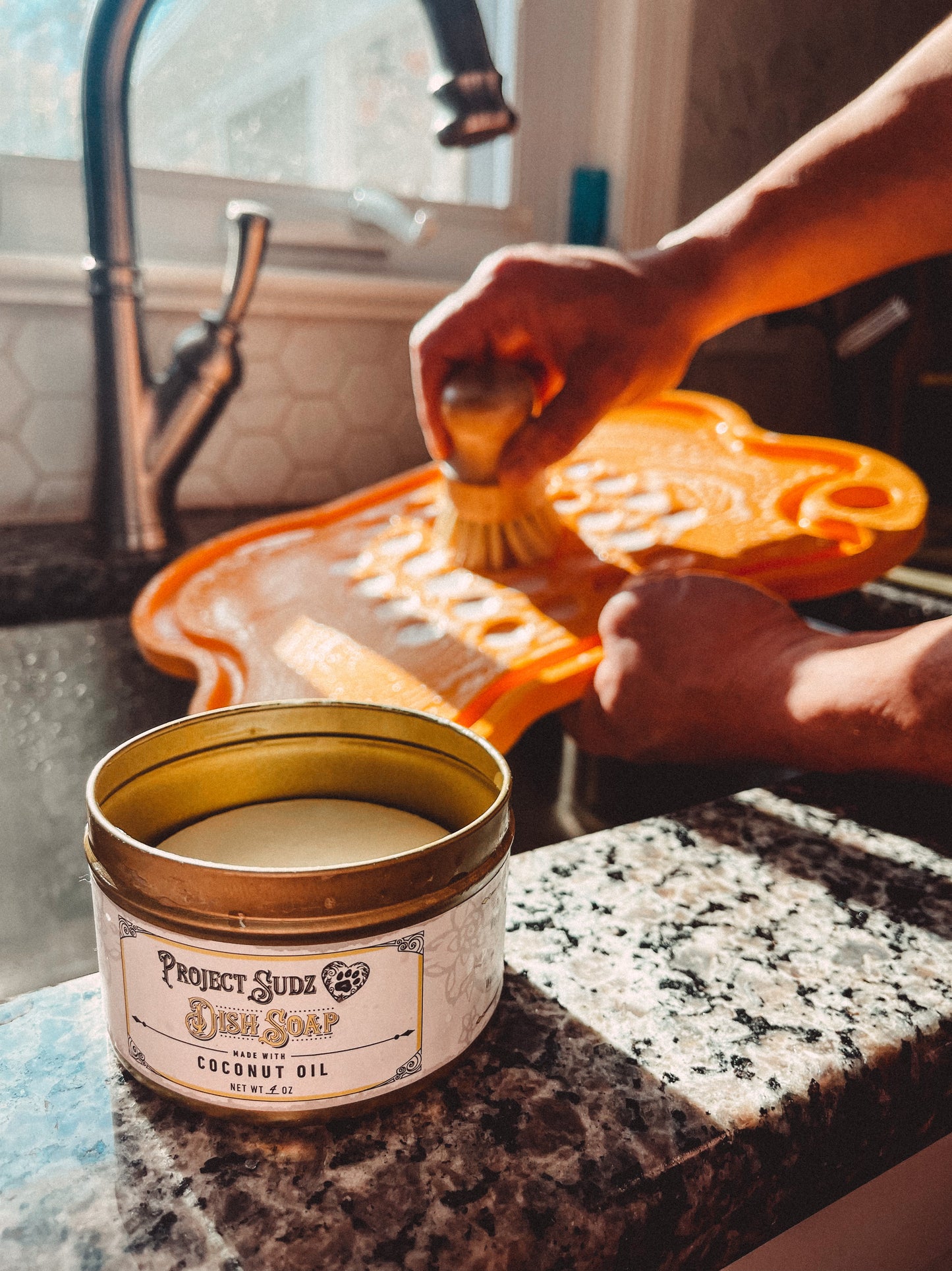 Dish Soap With gold tin 4 oz